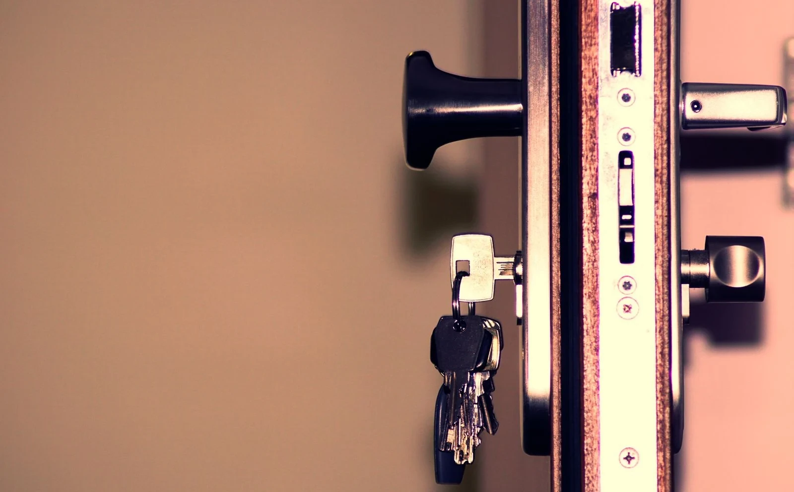 secondary — illustrative locksmith photography